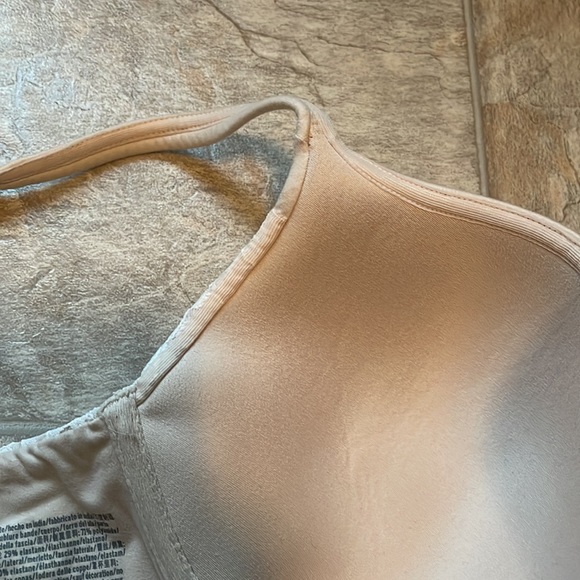 Victoria’s Secret Bra - Body by Victoria Lined Perfect Coverage - Picture 4 of 6